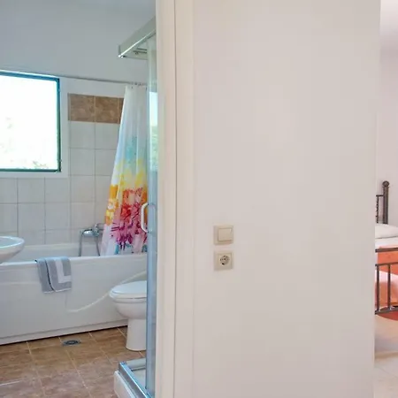 Kleismata Sleeps 6 *